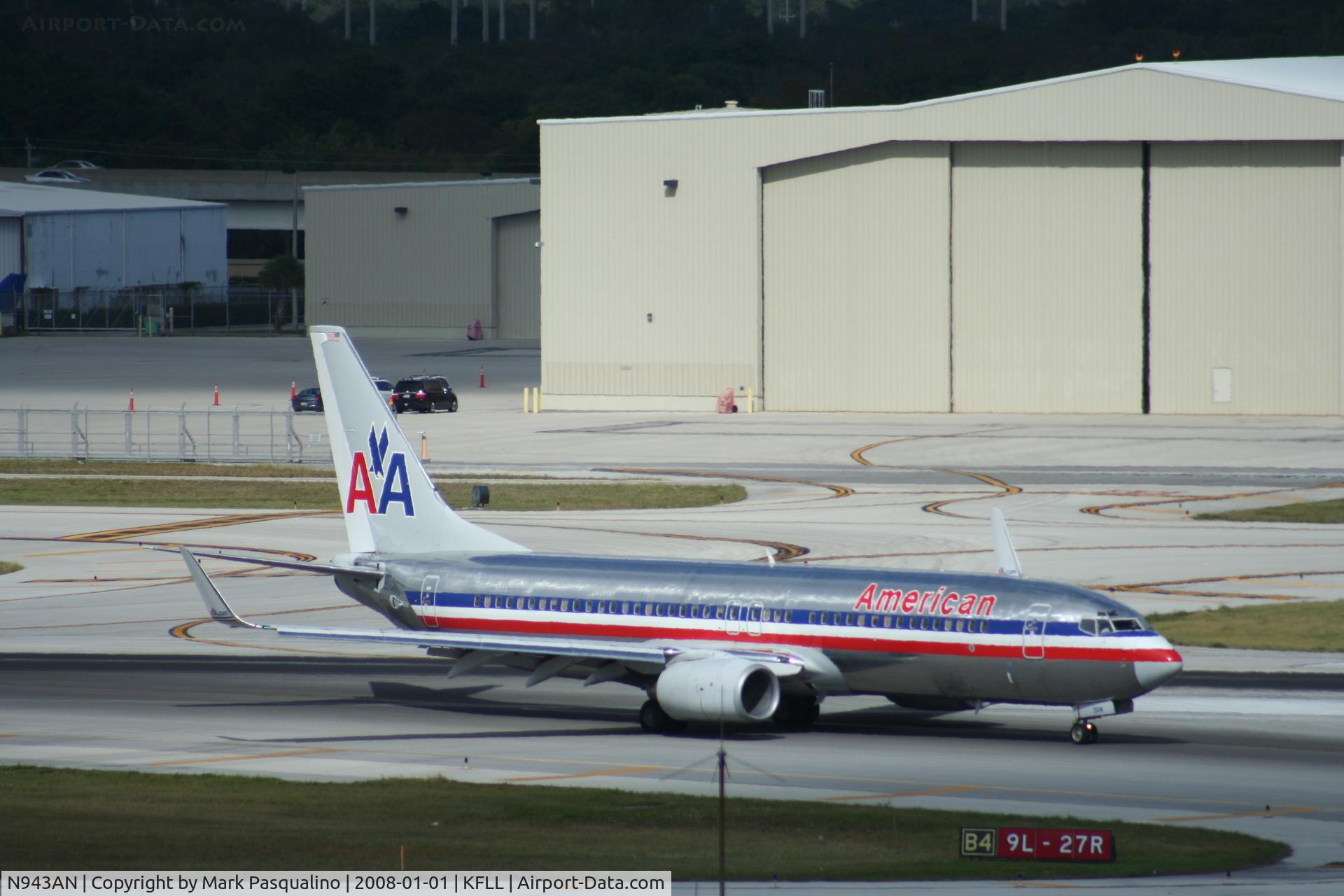 N943AN, 2000 Boeing 737-823 C/N 30599, Boeing 737-800