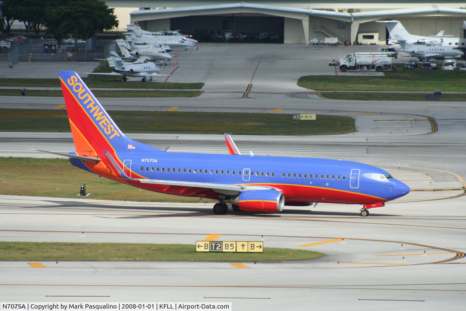 N707SA, 1997 Boeing 737-7H4 C/N 27841, Boeing 737-700
