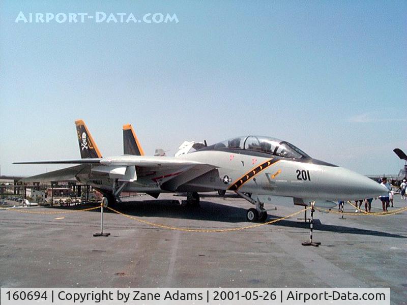 160694, Grumman F-14A Tomcat C/N 313, On the USS Lexington