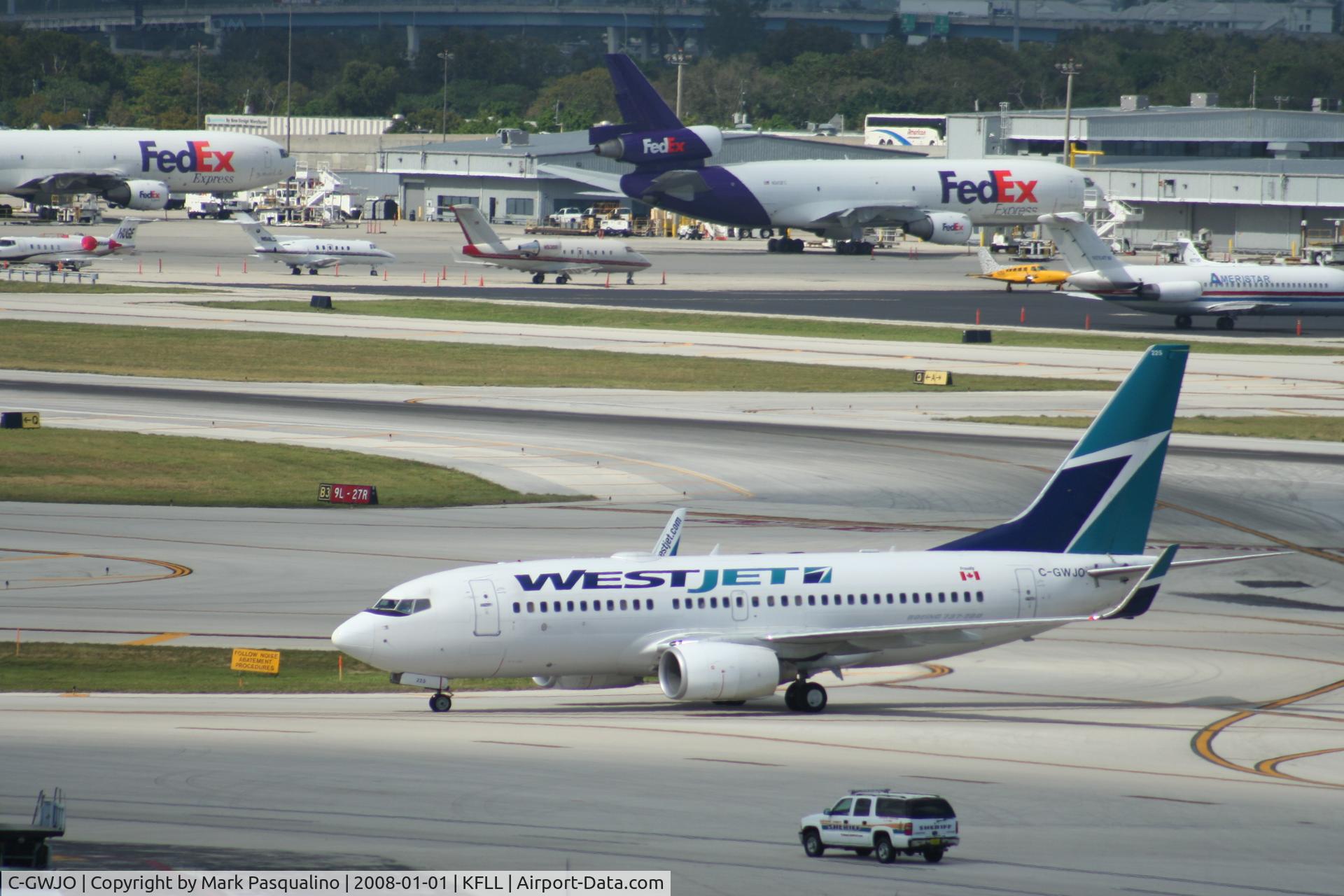 C-GWJO, 2004 Boeing 737-7CT C/N 33969, Boeing 737-700