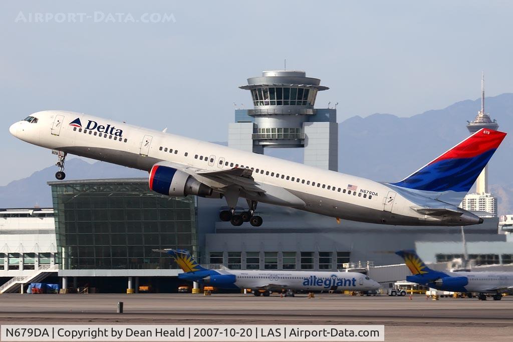 N679DA, 1992 Boeing 757-232 C/N 26955, Delta Airlines N679DA (FLT DAL924) on a quick climb-out from RWY 25R enroute to Hartsfield-Jackson Atlanta Int'l (KATL).
