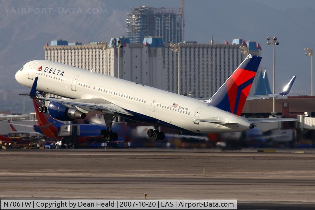 N706TW, 1997 Boeing 757-2Q8 C/N 28165, Delta Airlines N706TW (ex-TWA, American 757-200) departing RWY 25R as FLT DAL438 enroute to John F Kennedy Int'l (KJFK).