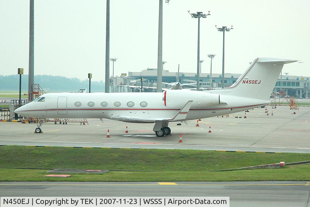 N450EJ, 2007 Gulfstream Aerospace GIV-X C/N 4088, At WSSS