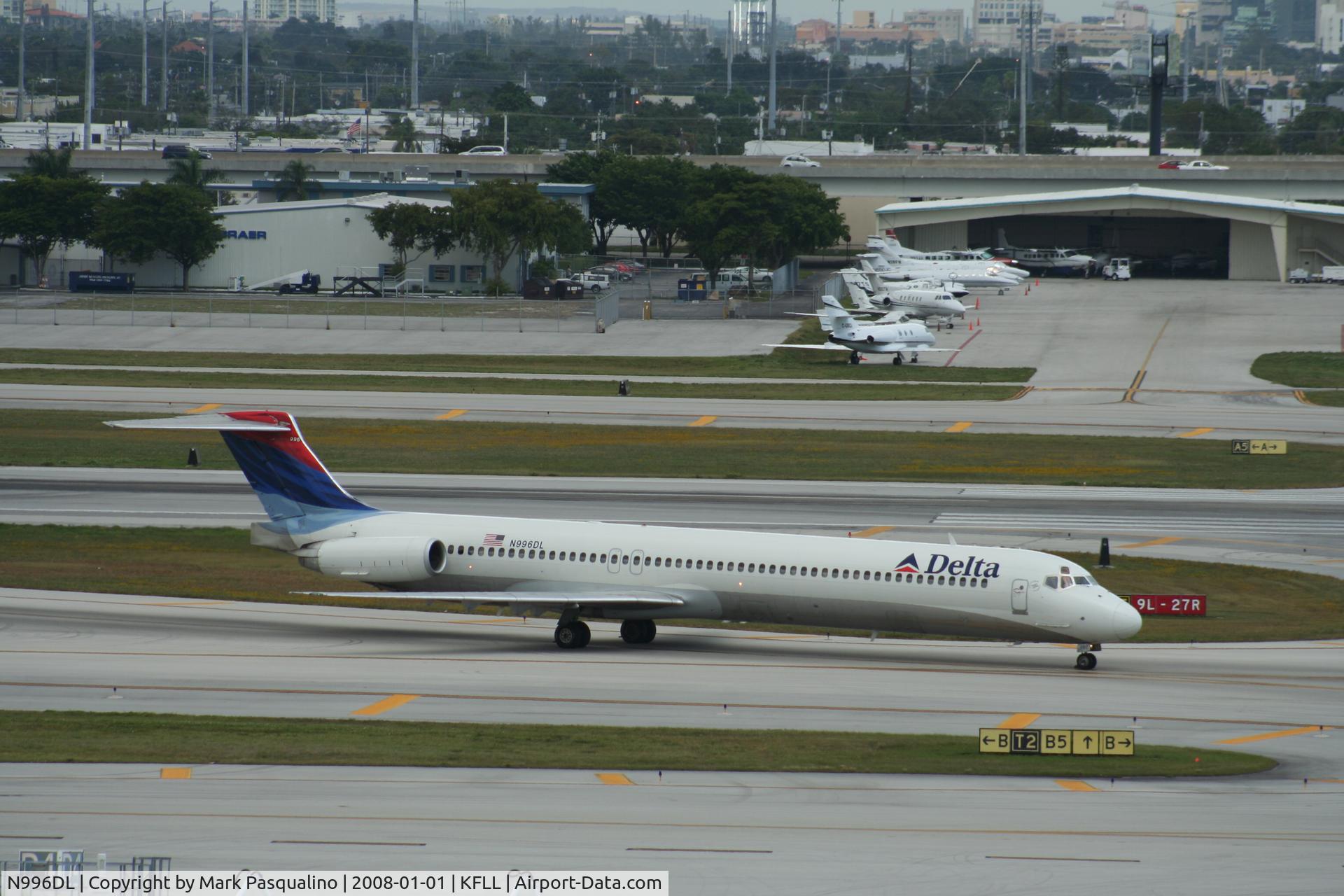 N996DL, 1991 McDonnell Douglas MD-88 C/N 53363, MD-88