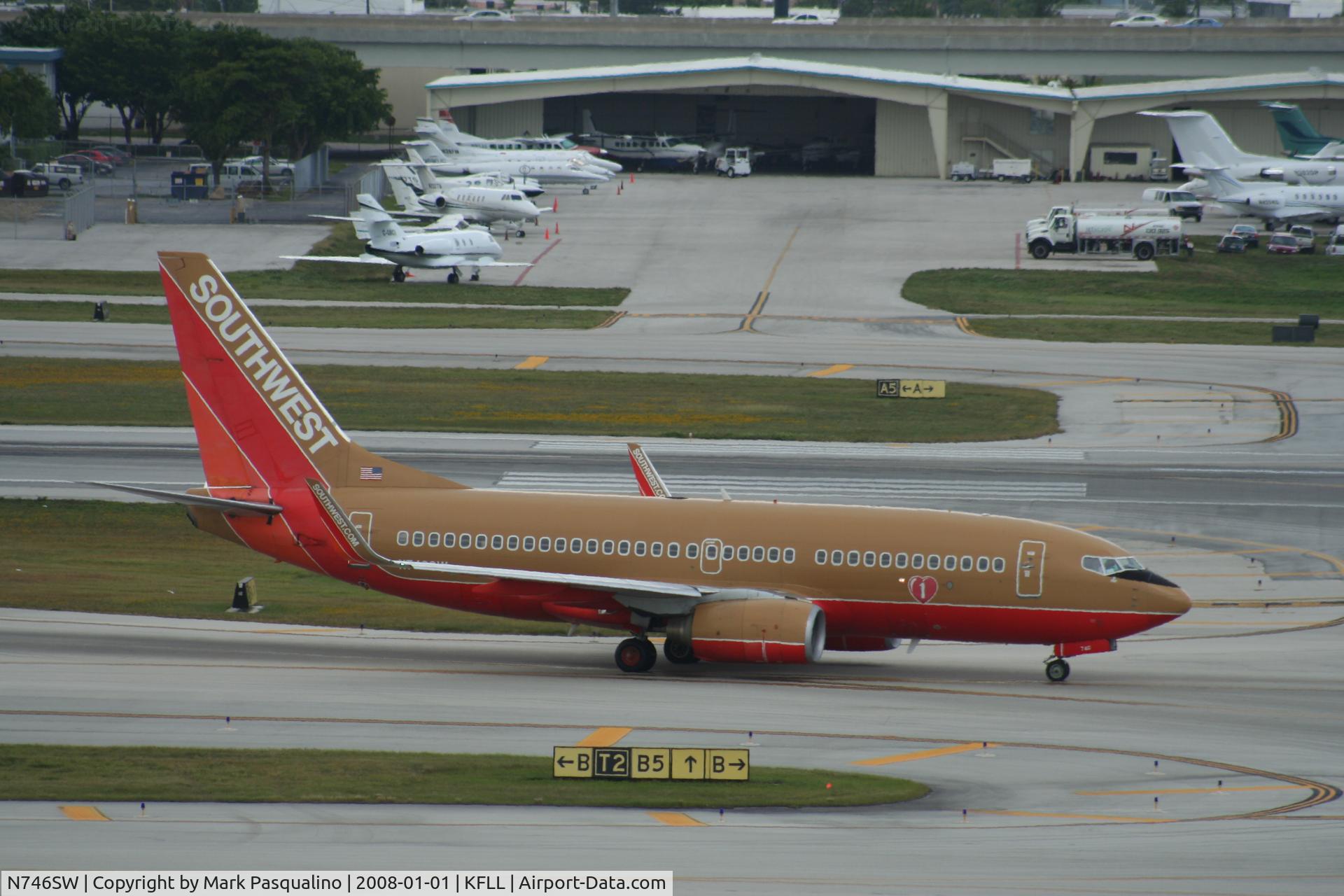 N746SW, 1999 Boeing 737-7H4 C/N 29798, Boeing 737-700