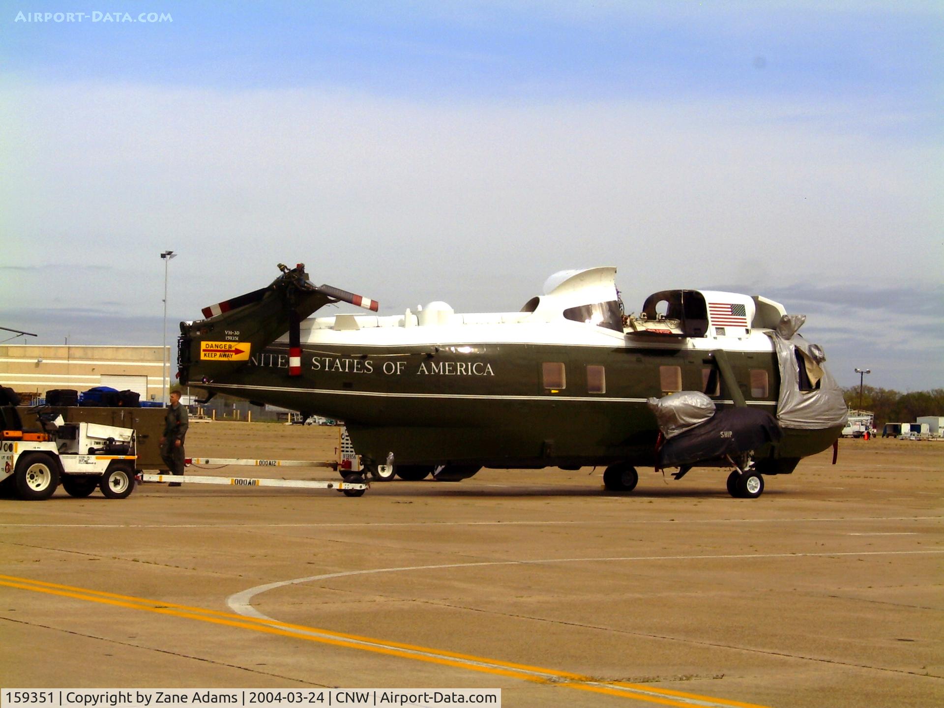159351, Sikorsky VH-3D Sea King C/N 61725, Detailed for President Bush - Prepping for airlift