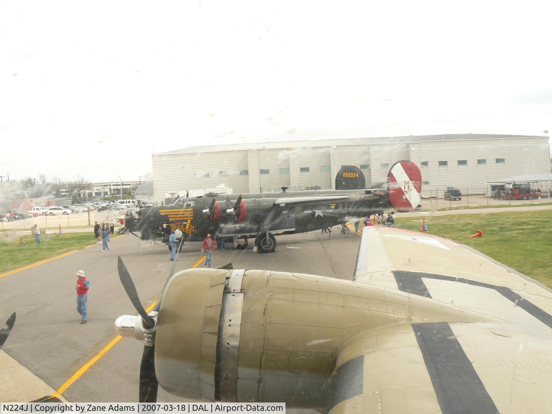 N224J, 1944 Consolidated B-24J-85-CF Liberator C/N 1347 (44-44052), From the cockpit of Collings Foundation B-17G 