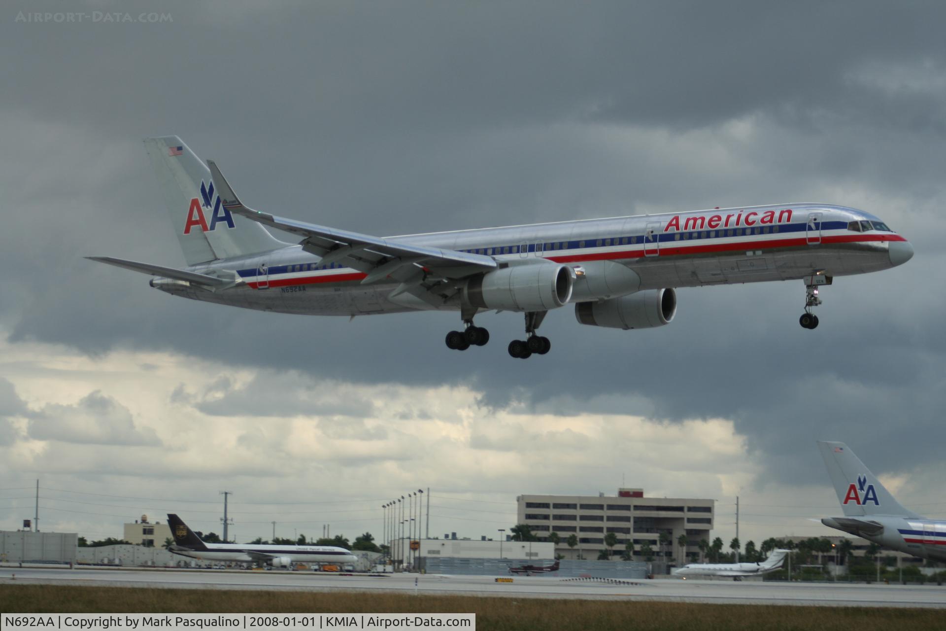 N692AA, 1993 Boeing 757-223 C/N 26972, Boeing 757-200