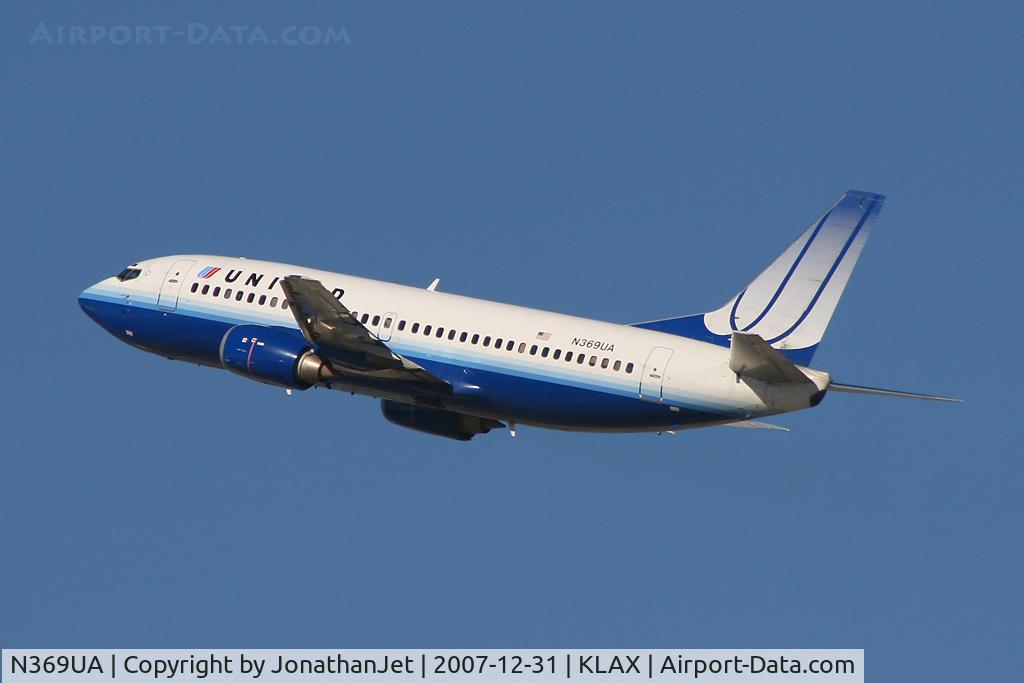 N369UA, 1989 Boeing 737-322 C/N 24538, Nice new colors!