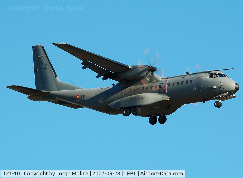 T21-10, 2006 CASA C-295M C/N EA03-12-035, Clear to land RWY 25R of LEBL.