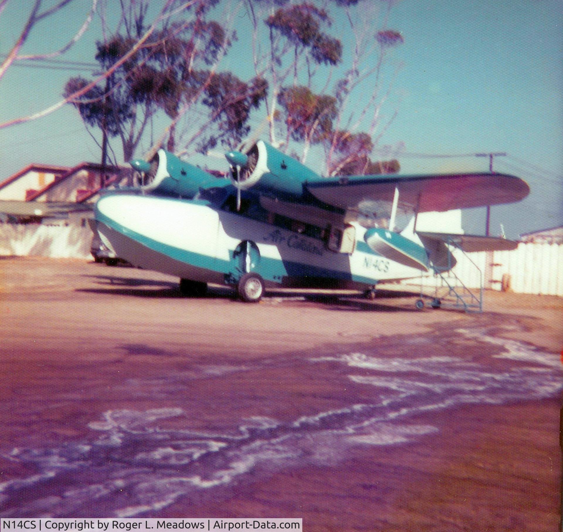N14CS, Grumman G-21A Goose C/N 1048, At Pebbly Beach Tarmac