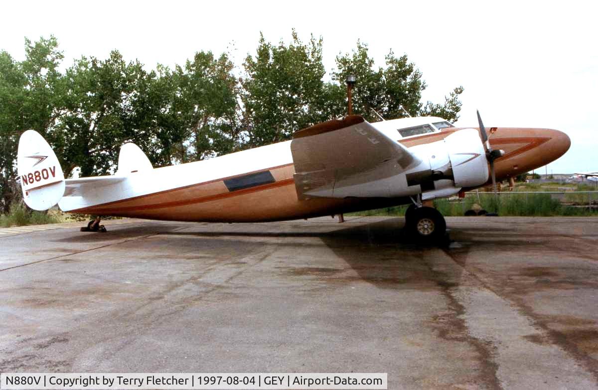 N880V, 1941 Lockheed L18-56 Lodestar C/N 6124, This smart classic was photographed at Greybull in 1997