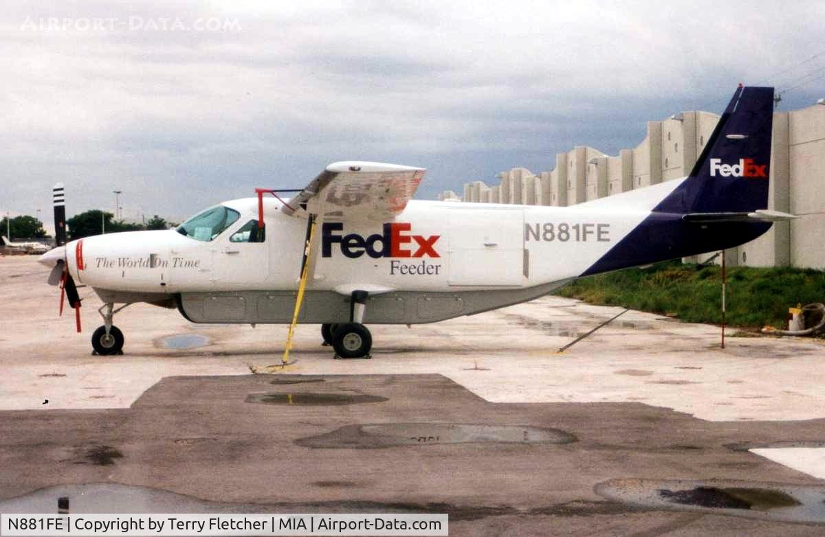 N881FE, 1990 Cessna 208B C/N 208B0204, FedEX Caravan rests at Miami Int between freight deliveries