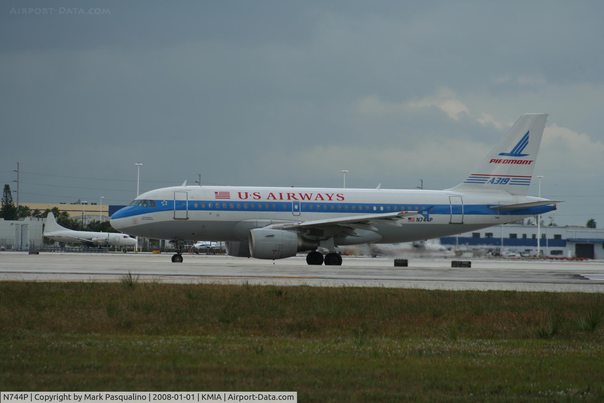 N744P, 2000 Airbus A319-112 C/N 1287, Airbus A319