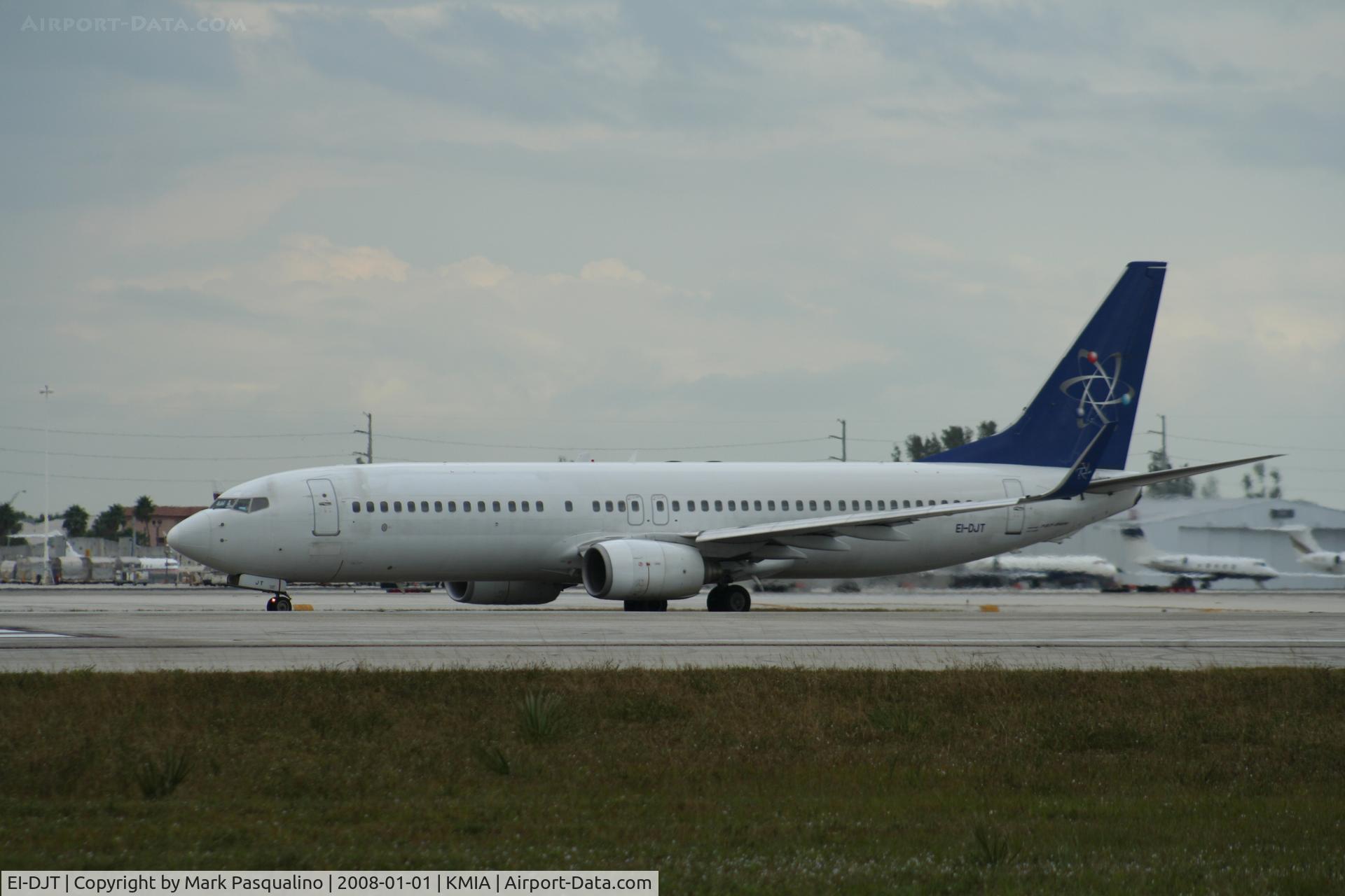 EI-DJT, 1999 Boeing 737-86N C/N 28592, Boeing 737-800