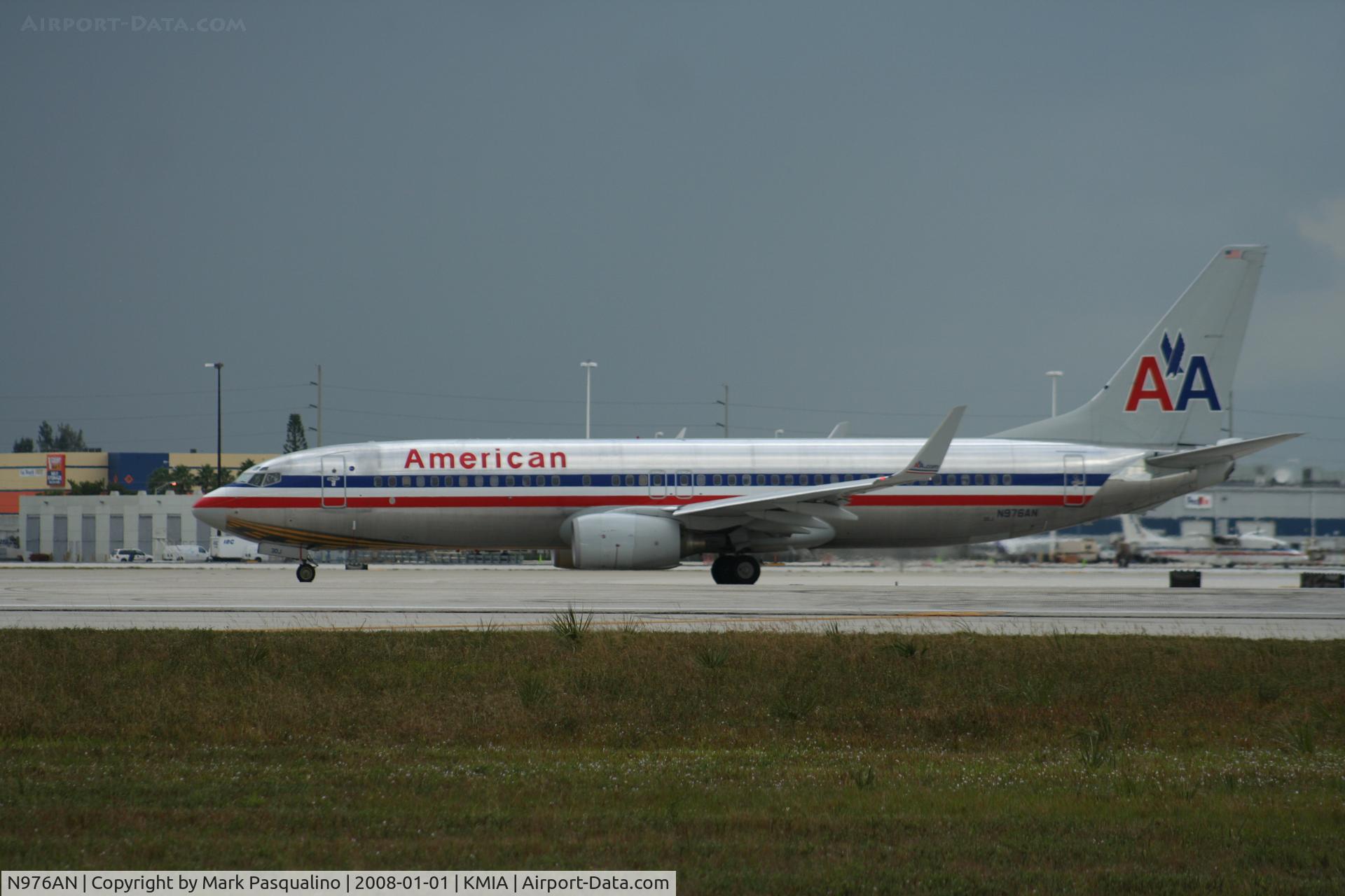 N976AN, 2001 Boeing 737-823 C/N 30099, Boeing 737-800