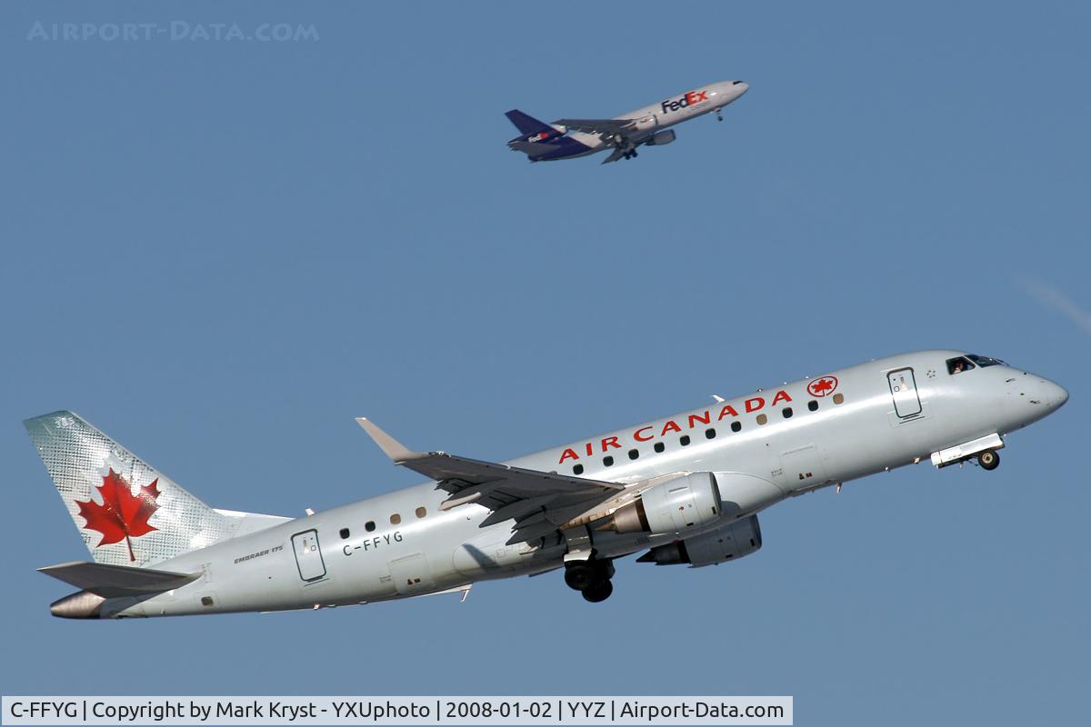 C-FFYG, 2005 Embraer 175SU (ERJ-170-200SU) C/N 17000116, Taking off from RWY06L.