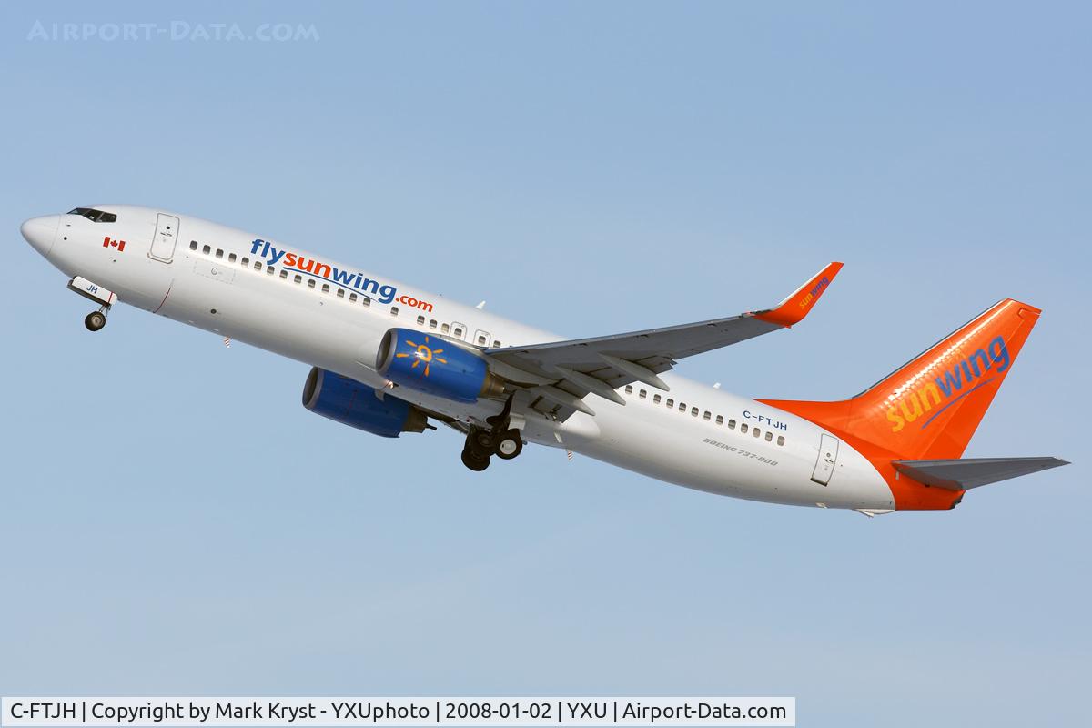 C-FTJH, 2007 Boeing 737-8BK C/N 29642, Departing RWY33.