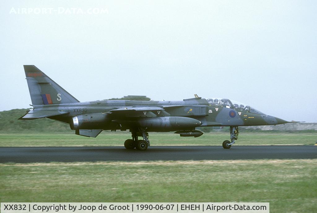 XX832, 1974 Sepecat Jaguar T.2A C/N B.20, In 1990 314 Sqn had a squadron rotation with 226 OCU from Lossiemouth. The local air force staff organized a spottersday, unfortunately in appalling weather.