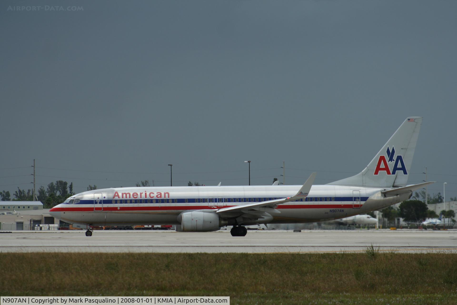 N907AN, 1999 Boeing 737-823 C/N 29509, Boeing 737-800