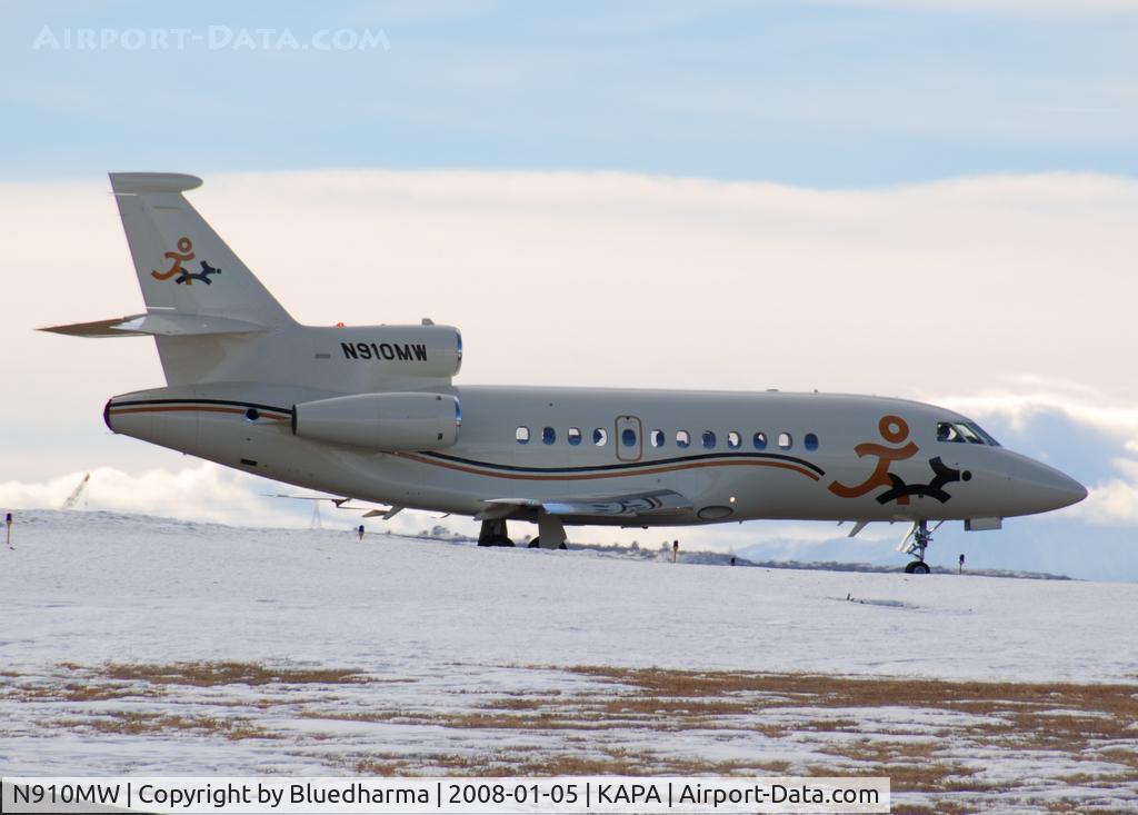 N910MW, 2001 Dassault Falcon 900EX C/N 85, Taxi to takeoff on 17L