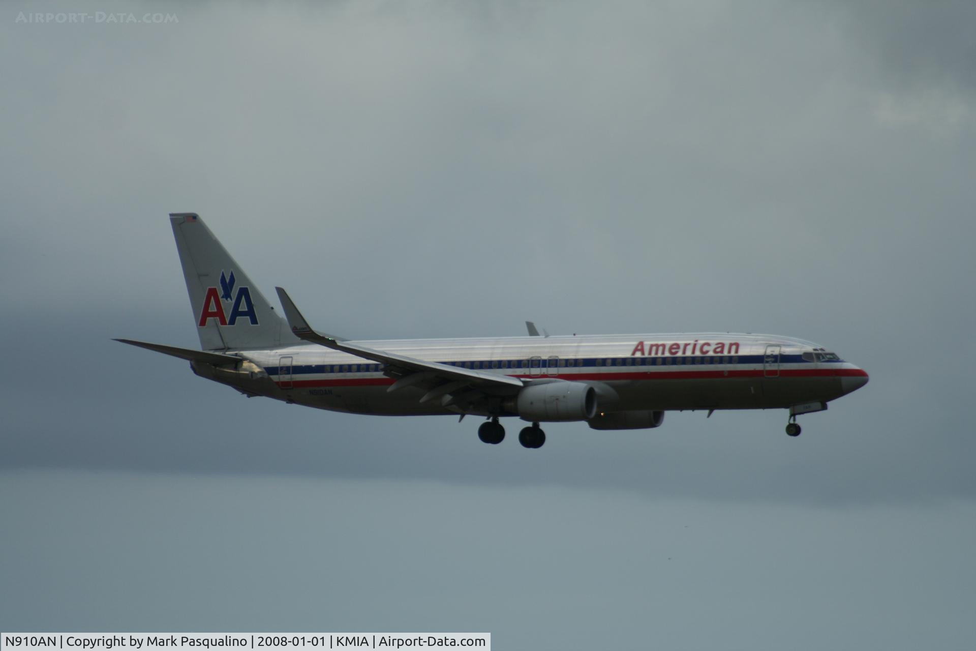 N910AN, 1999 Boeing 737-823 C/N 29512, Boeing 737-800