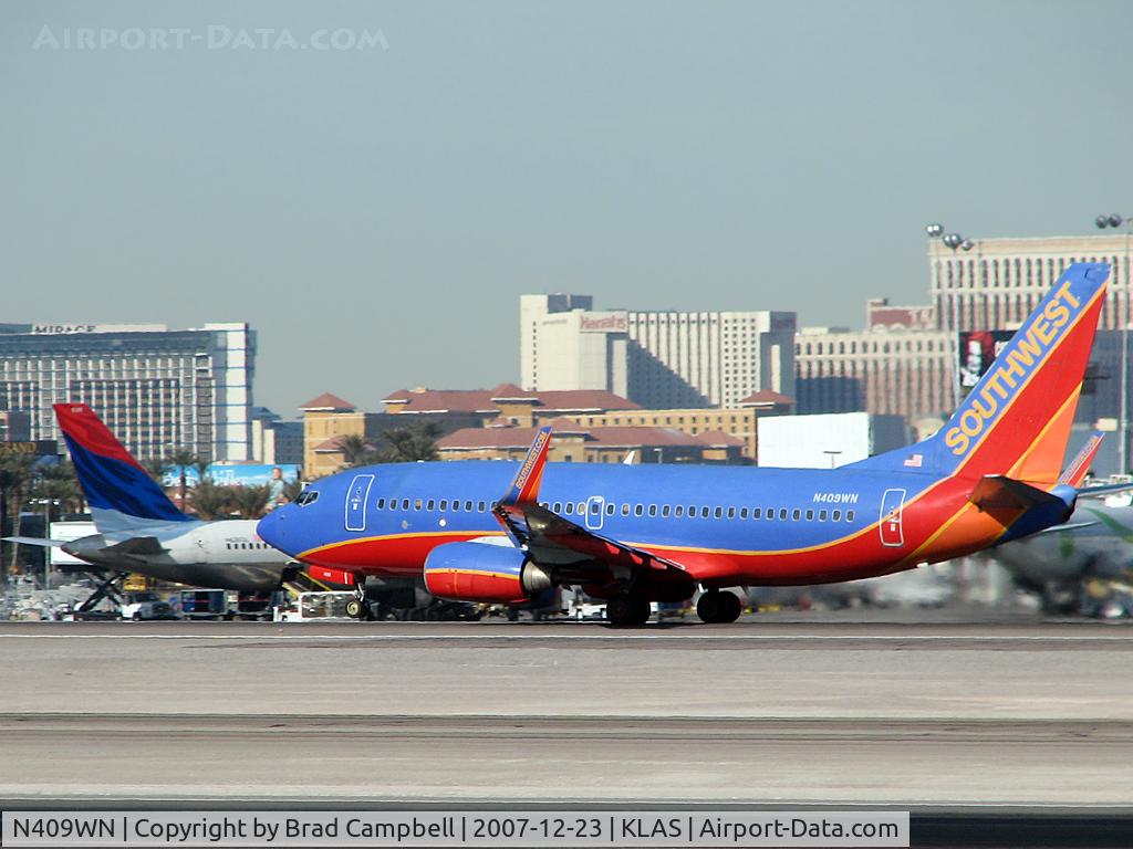 N409WN, 2001 Boeing 737-7H4 C/N 27896, Southwest Airlines / 2001 Boeing 737-7H4 / It's a clean machine...409...get it? Sorry...