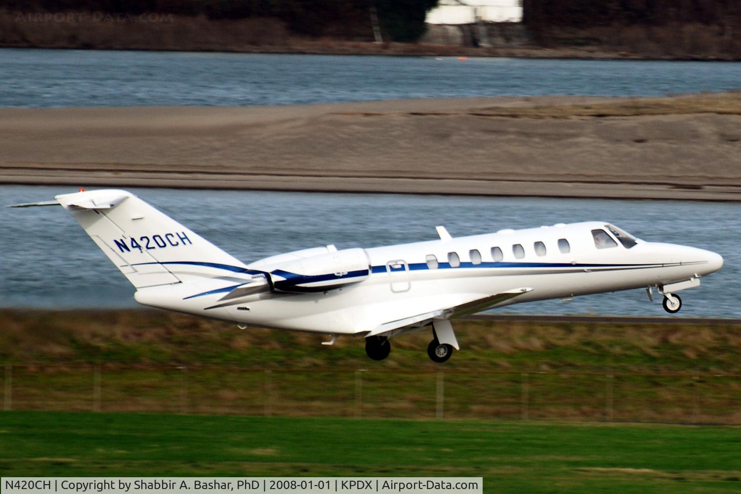 N420CH, 2007 Cessna 525B CitationJet Cj3 C/N 525B0151, Just after take off.  Parts of the Columbia river are seen in the background