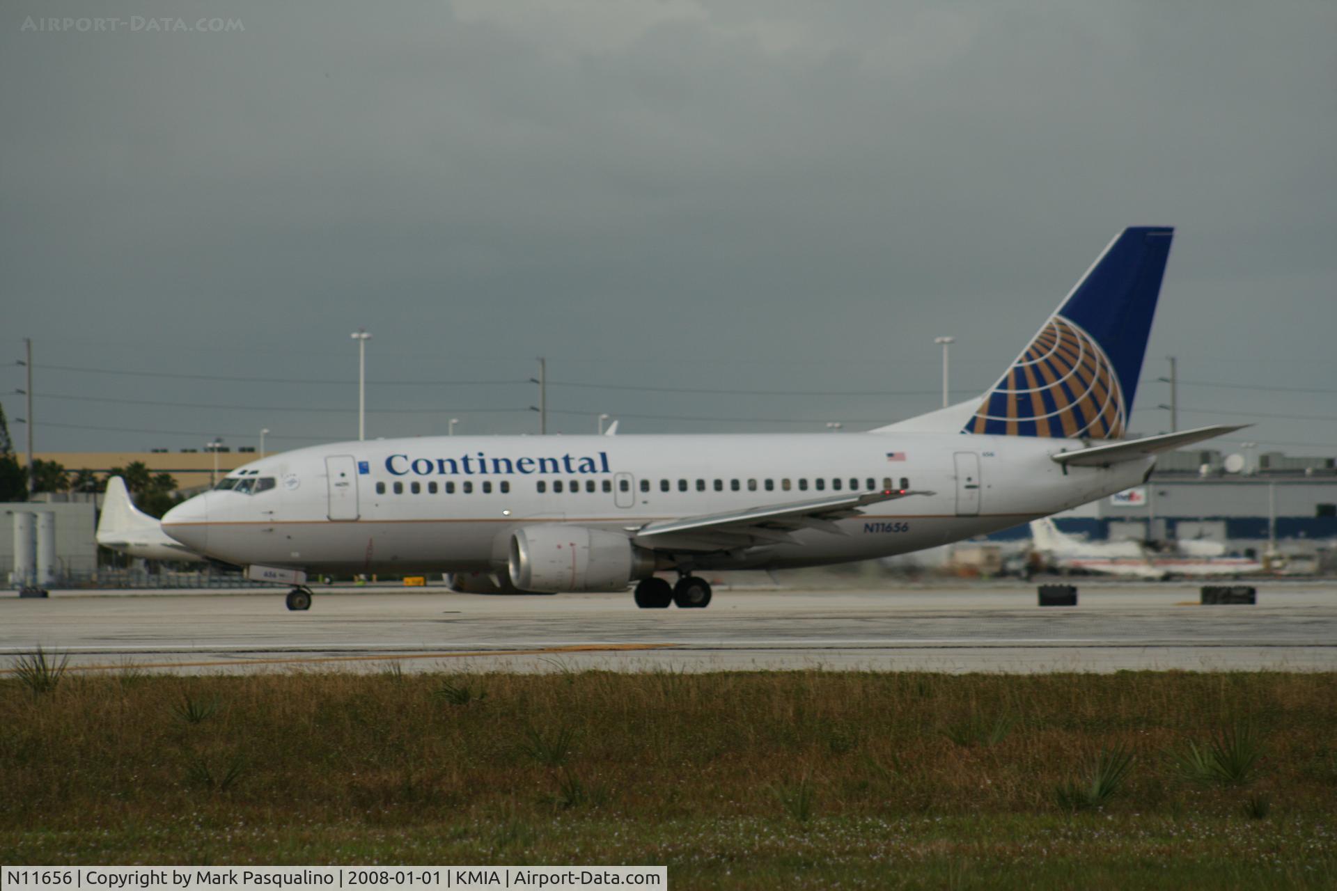 N11656, 1998 Boeing 737-524 C/N 28917, Boeing 737-500