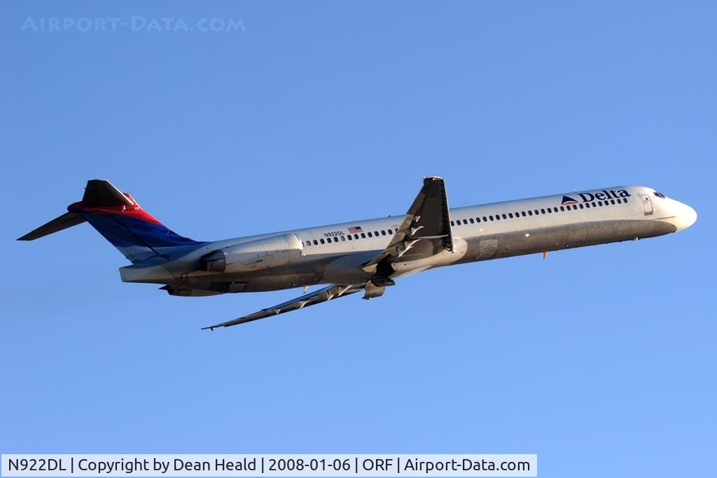 N922DL, 1988 McDonnell Douglas MD-88 C/N 49646, Delta Airlines N922DL (FLT DAL719) climbing out from RWY 23 enroute Hartsfield-Jackson Atlanta Int'l (KATL).