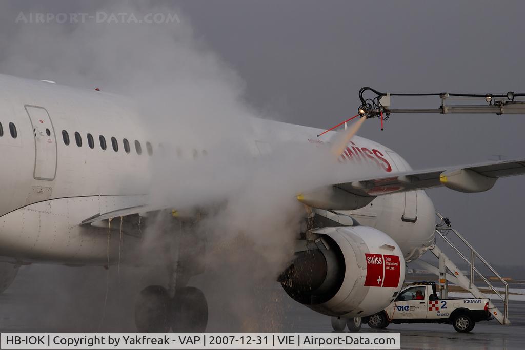 HB-IOK, 1999 Airbus A321-111 C/N 987, Swiss Airbus A321