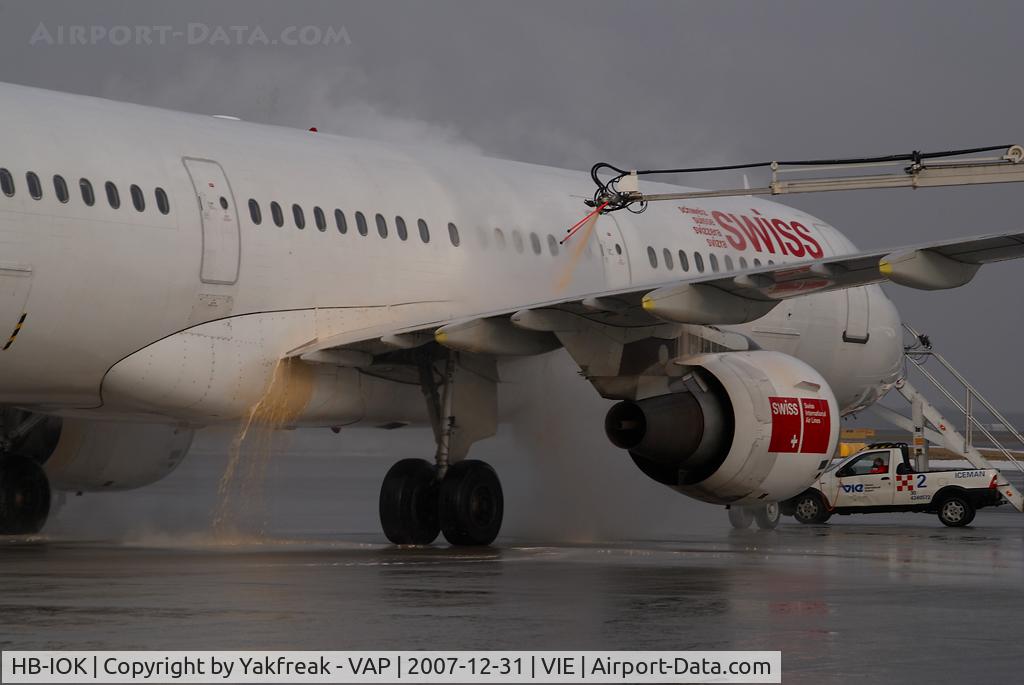 HB-IOK, 1999 Airbus A321-111 C/N 987, Swiss Airbus A321