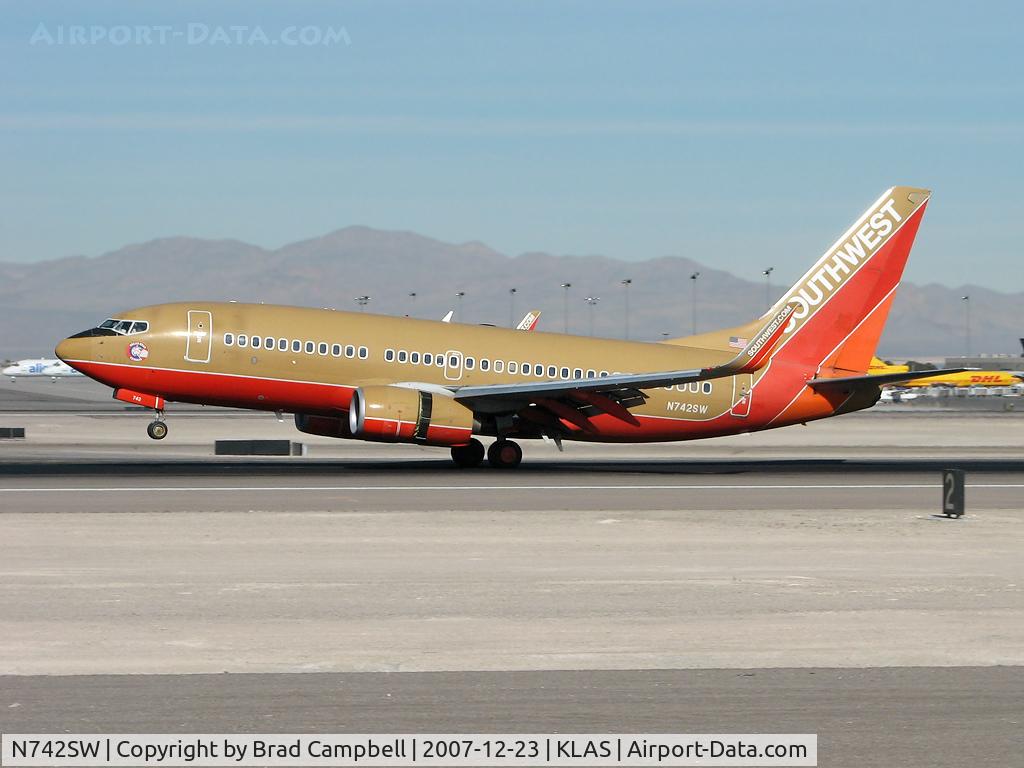 N742SW, 1998 Boeing 737-7H4 C/N 29278, Southwest Airlines - 'Nolan Ryan Express' / 1998 Boeing 737-7H4