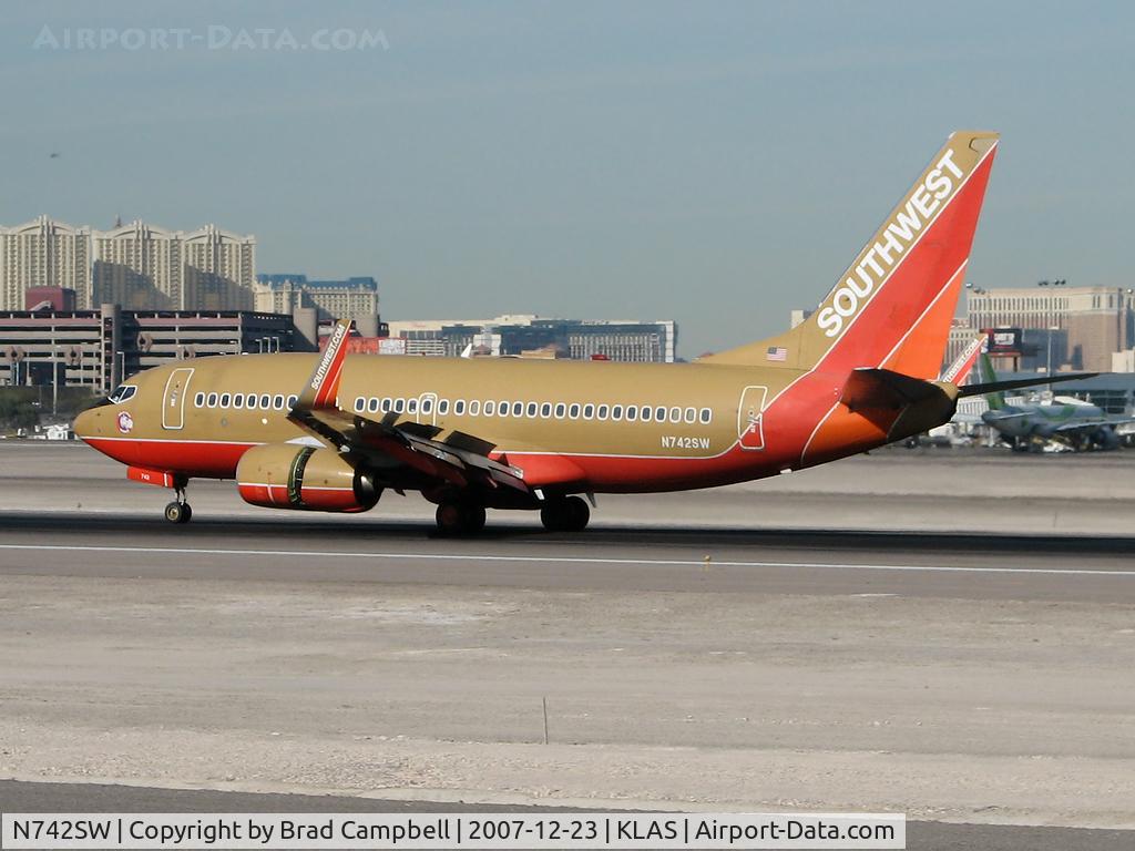 N742SW, 1998 Boeing 737-7H4 C/N 29278, Southwest Airlines - 'Nolan Ryan Express' / 1998 Boeing 737-7H4