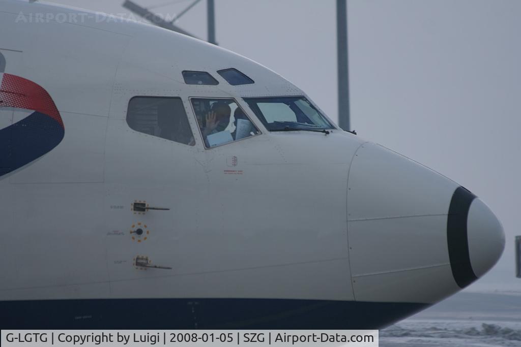 G-LGTG, 1989 Boeing 737-3Q8 C/N 24470, British Airways 737-300 Very nice pilot!!!