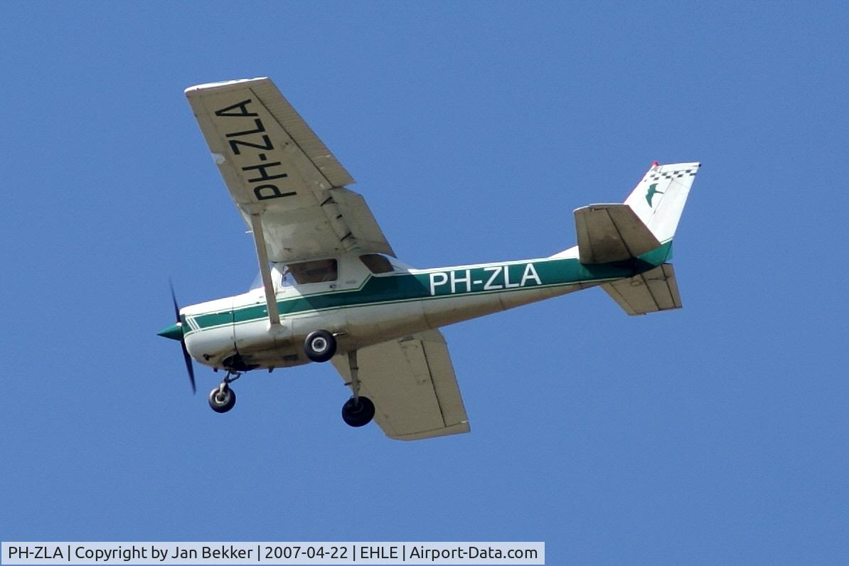 PH-ZLA, 1969 Reims F150J C/N 0007, Just before Landing at Lelystad Airport