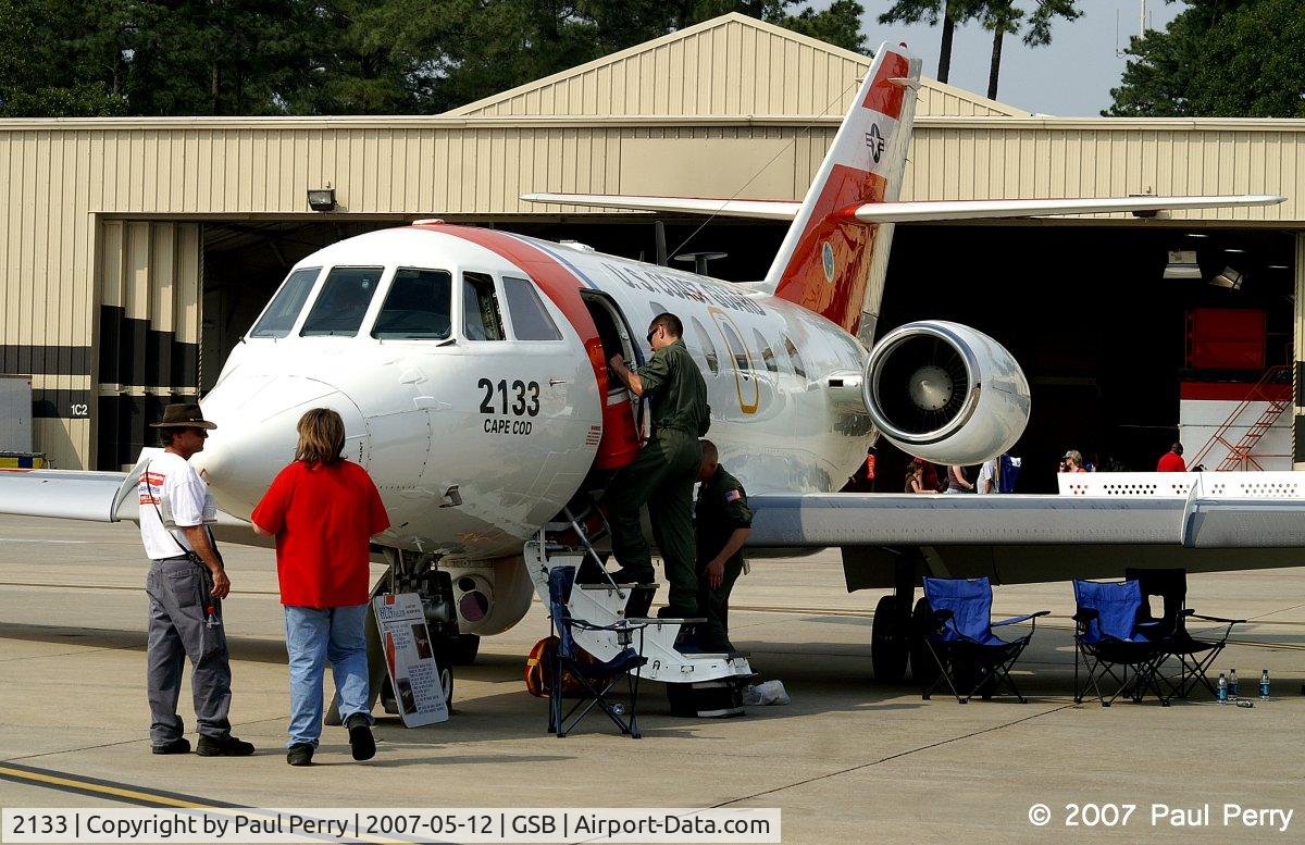 2133, Dassault HU-25C Guardian C/N 456, Even in the twilight of her service, the Falcon draws a crowd