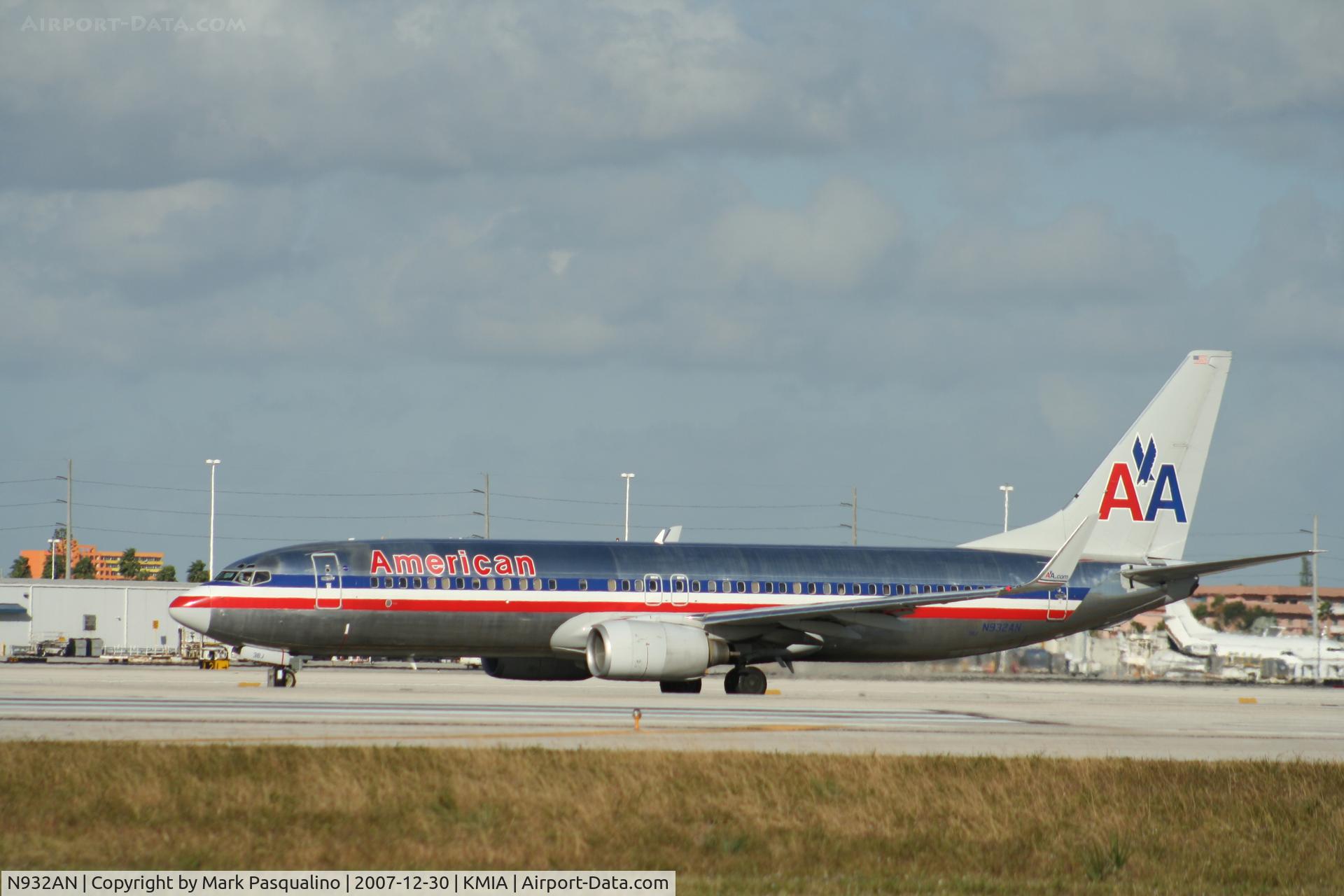 N932AN, 2000 Boeing 737-823 C/N 29530, Boeing 737-800
