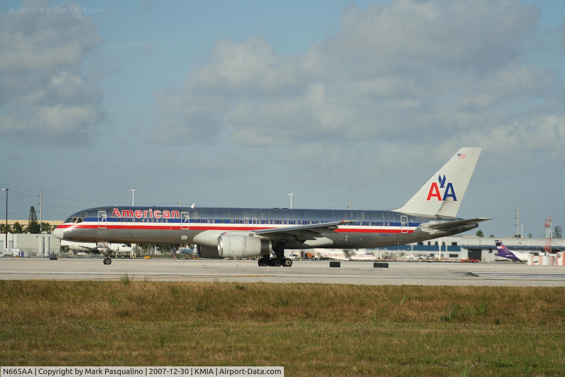 N665AA, 1992 Boeing 757-223 C/N 25299, Boeing 757-200