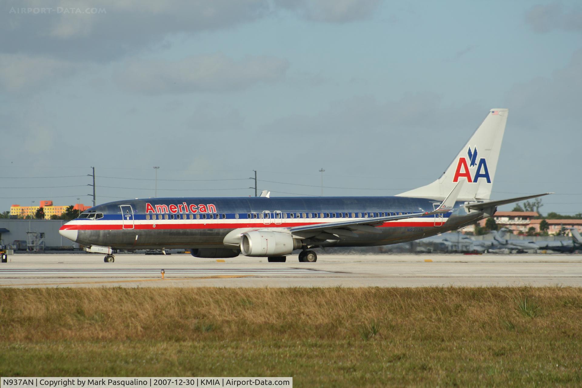 N937AN, 2000 Boeing 737-823 C/N 30082, Boeing 737-800