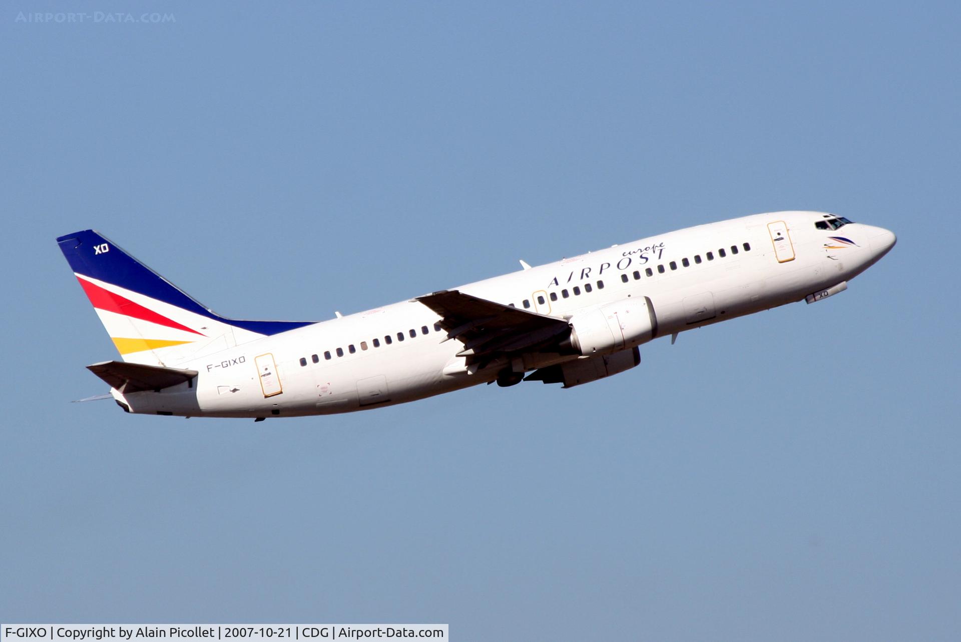 F-GIXO, 1988 Boeing 737-3Q8CF C/N 24132, take off