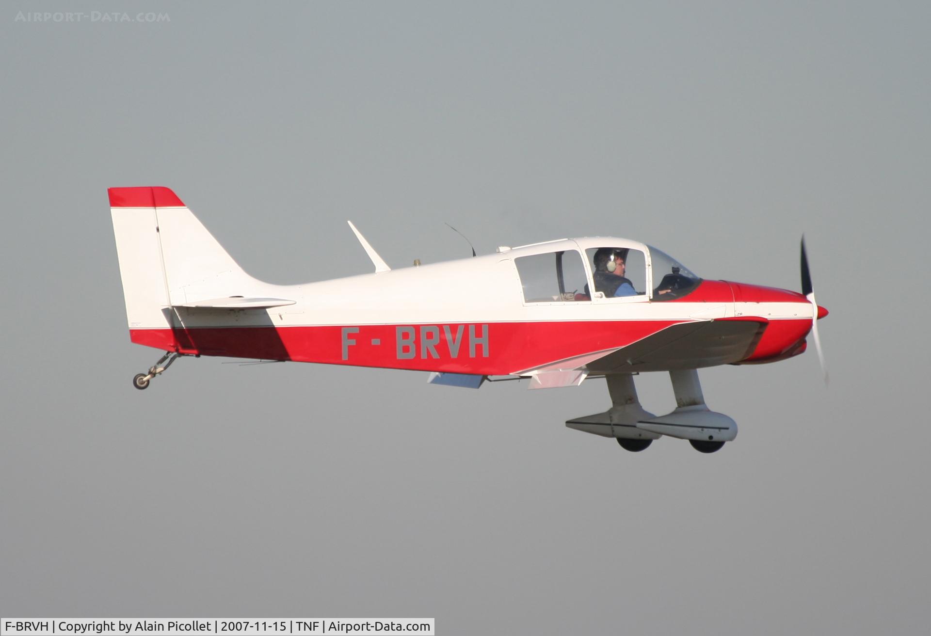 F-BRVH, CEA Jodel DR-220AB C/N 134, flying shoot