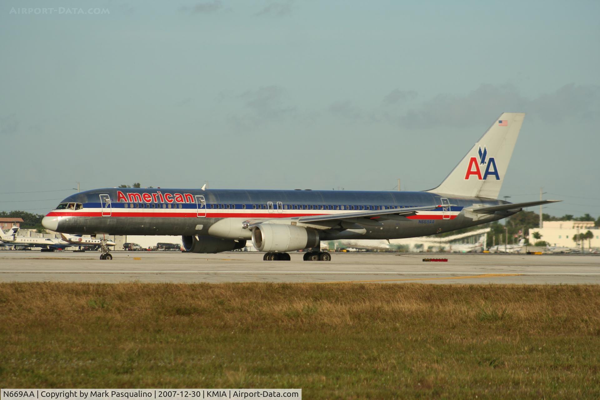 N669AA, 1992 Boeing 757-223 C/N 25334, Boeing 757-200