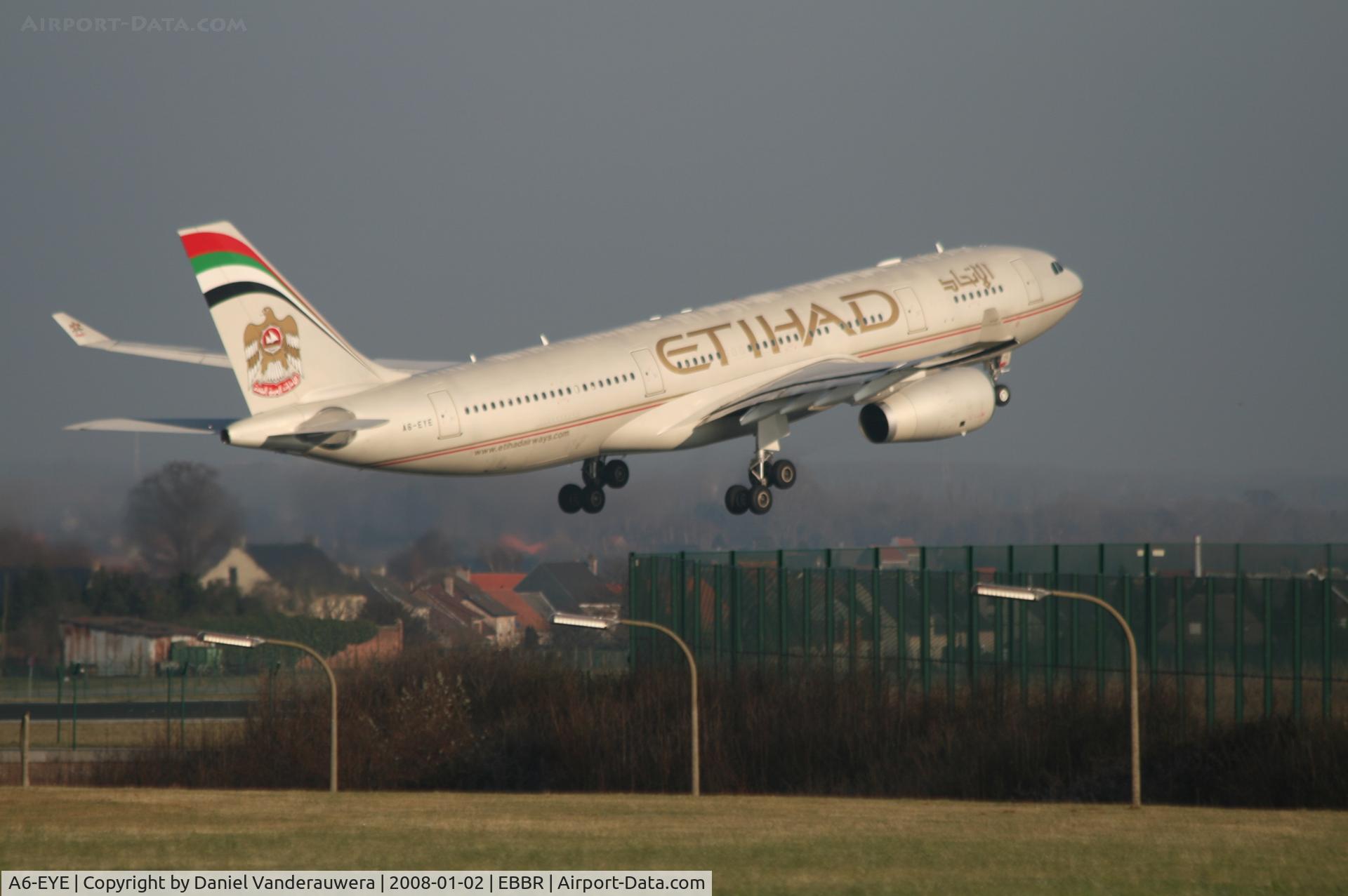 A6-EYE, 2005 Airbus A330-243 C/N 688, flight EY058 is taking off from rwy 07R