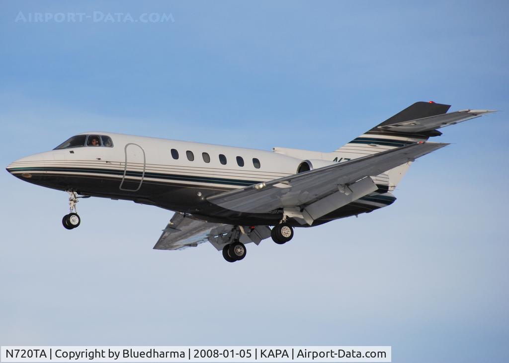 N720TA, 1997 Raytheon HAWKER 800XP C/N 258320, Approach to 17L