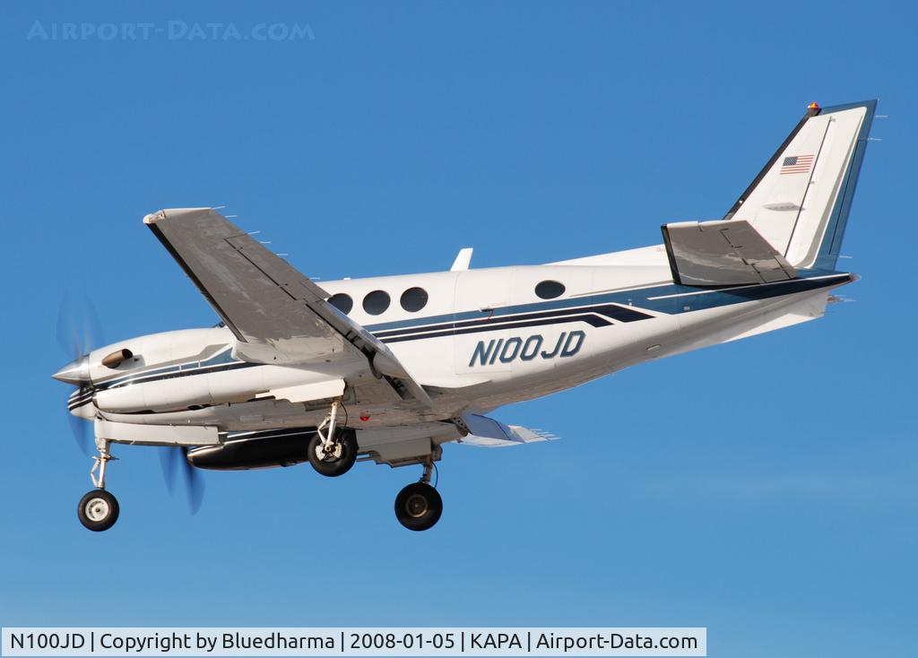N100JD, 1997 Raytheon C90A C/N LJ-1472, Approach to 17L