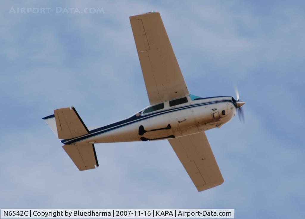 N6542C, 1980 Cessna T210N Turbo Centurion C/N 21063913, Flyover of KAPA