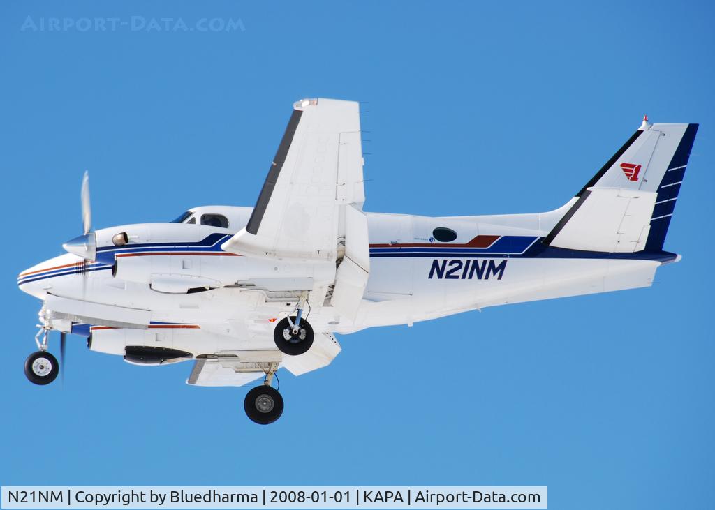 N21NM, Beech E-90 King Air C/N LW-336, Approach to 17L by Sevenbar