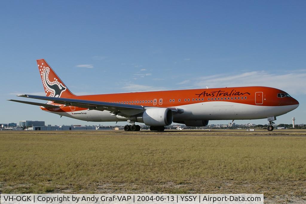VH-OGK, 1991 Boeing 767-338 C/N 25316, Australian Airlines 767-300