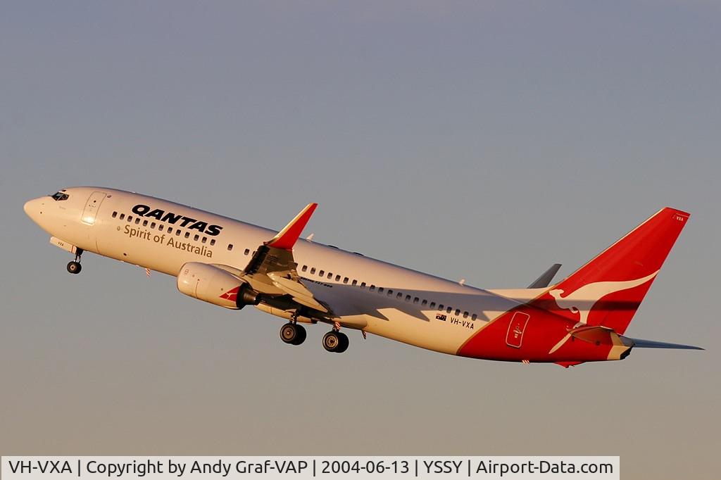 VH-VXA, 2001 Boeing 737-838 C/N 29551, Qantas 737-800